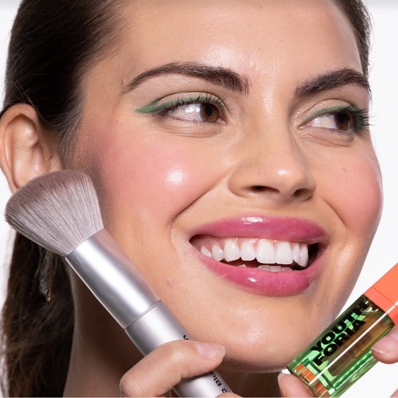 Youthforia BYO Blush. Color Changing Blush Oil - Picture 6 of 10